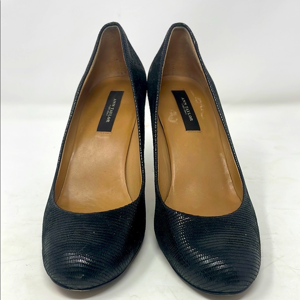 Ann Taylor Black Leather Women's Pumps Size 6.5 Great Condition